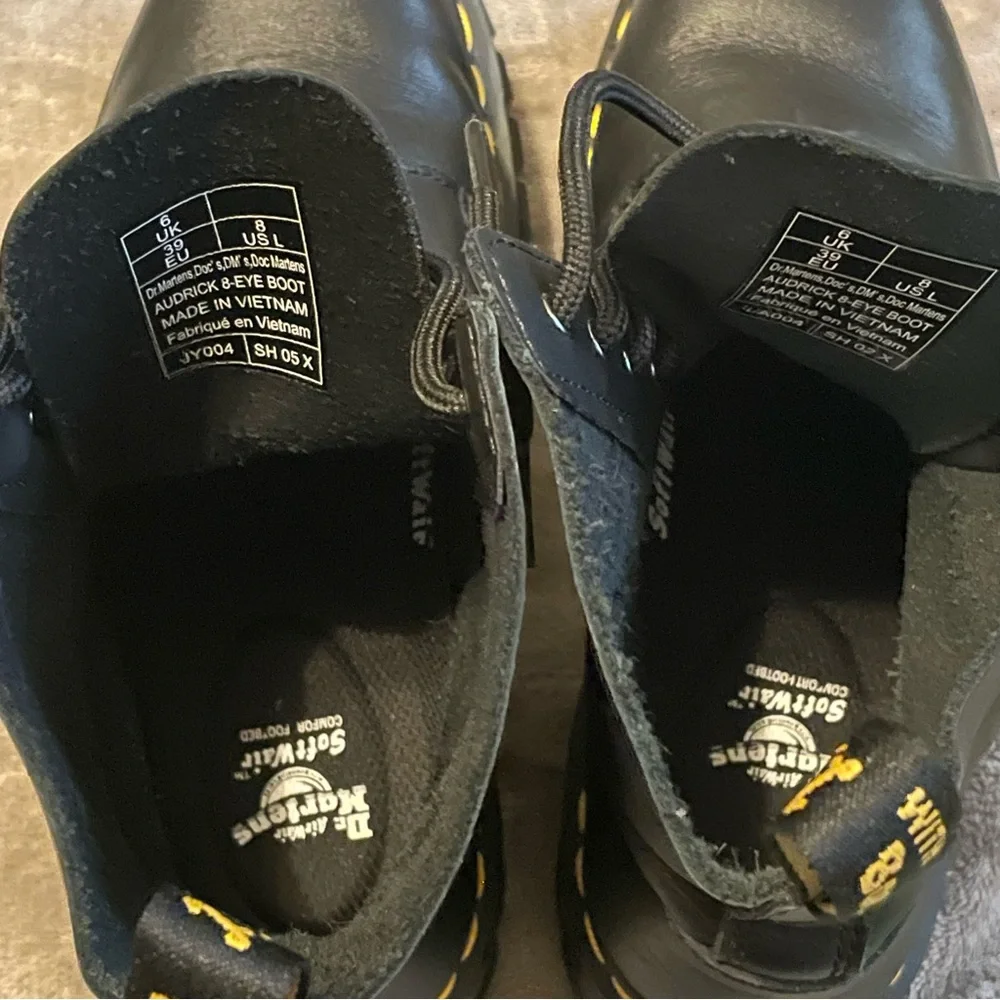 Dr. Martens Audrick Boot size 8 - Picture 11 of 11